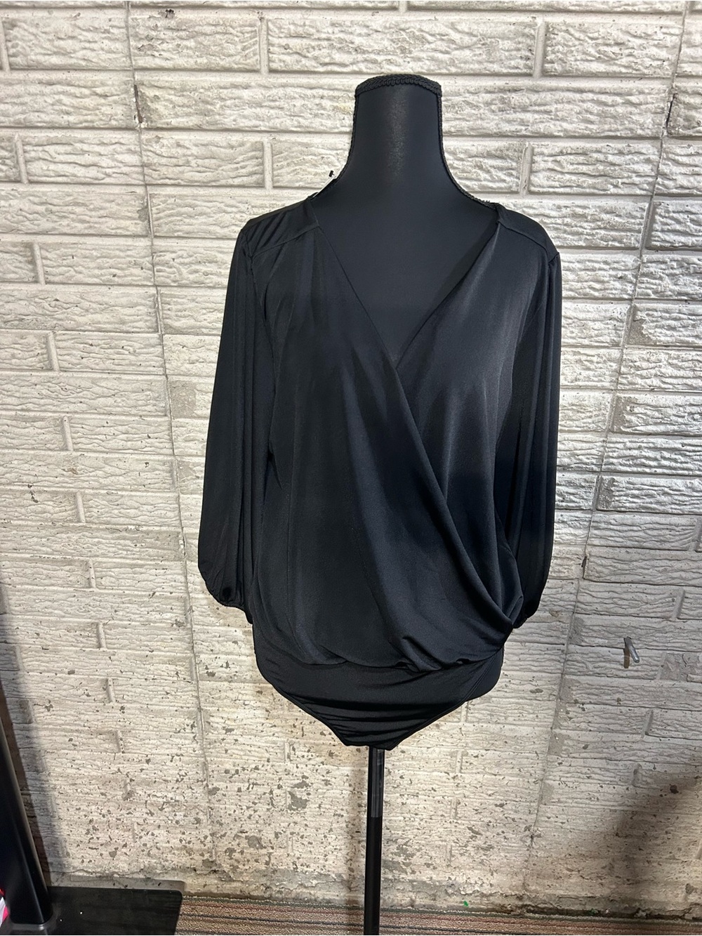 NWT Express V-Neck Long Sleeve Faux Wrap Shirt Bodysuit Size Large